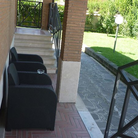 Villa Smeraldo Roma Infernetto Екстериор снимка